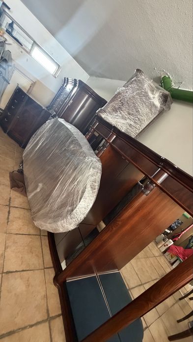 Mobília clássica em madeira – para restauro