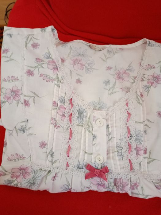 Obniżka!Koszulka nocna w drobne kwiatki.