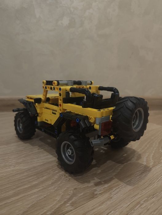 Конструктор LEGO Technic 42122 Jeep Wrangler