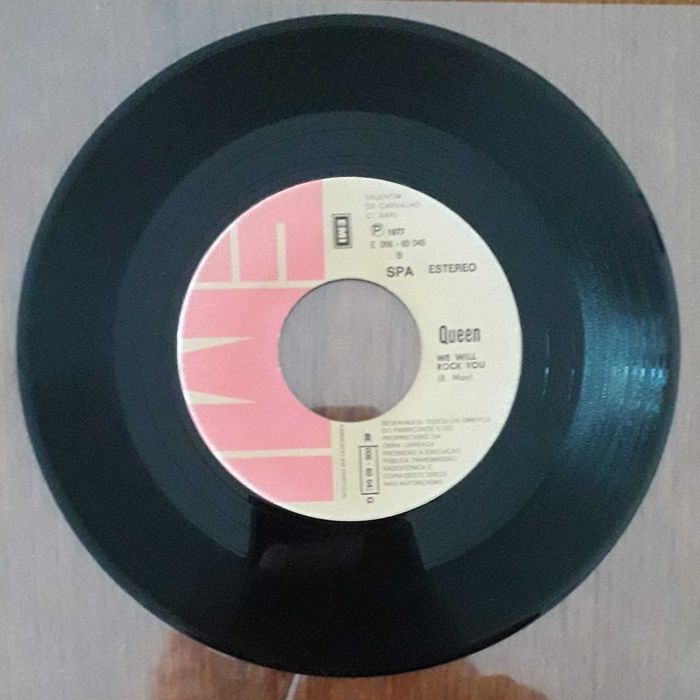 Queen single "We are the champions"