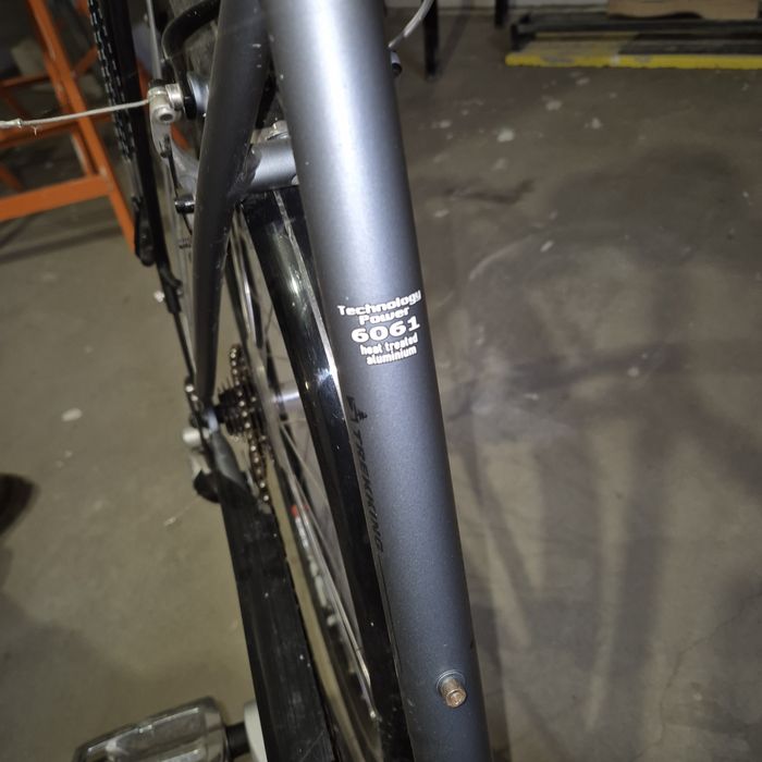 Sprzedam rower turystyczny Voyager Unibike