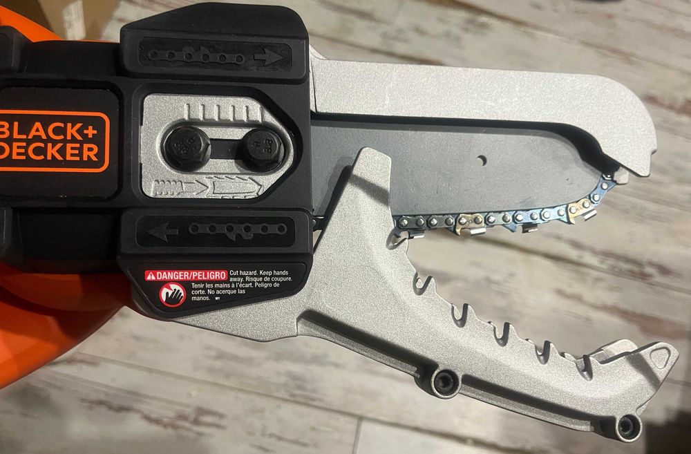 **Акумуляторна пилка-ножиці Black+Decker LLP120 Alligator 20V MAX**