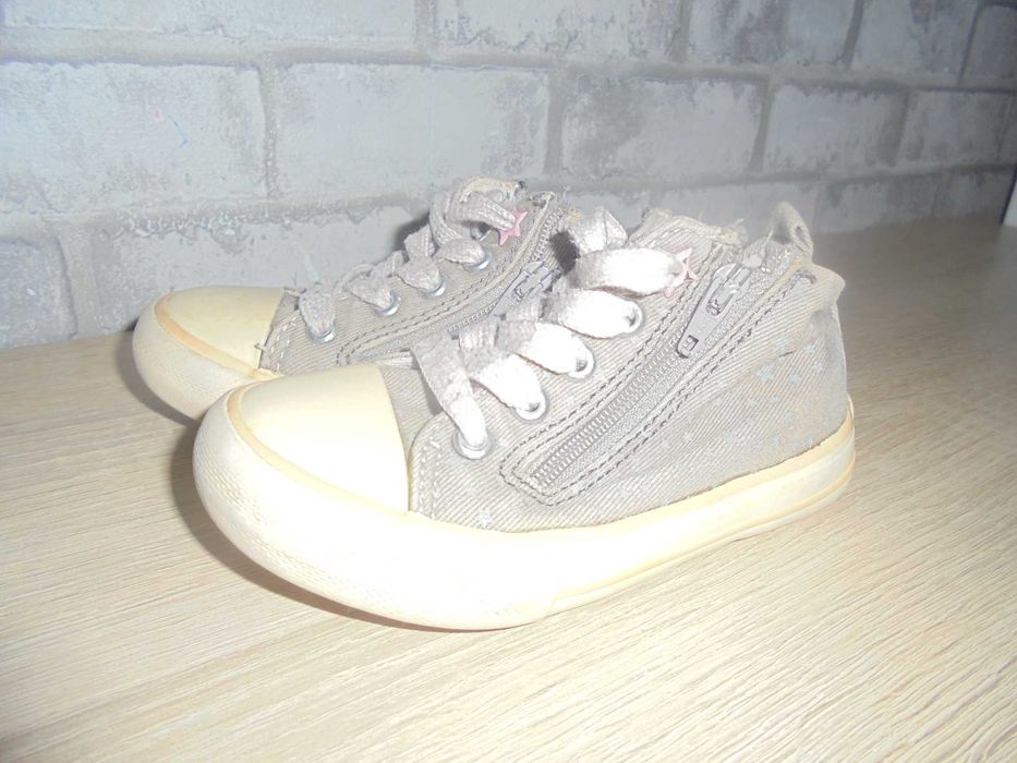 Trampki trampeczki buty buciki 23