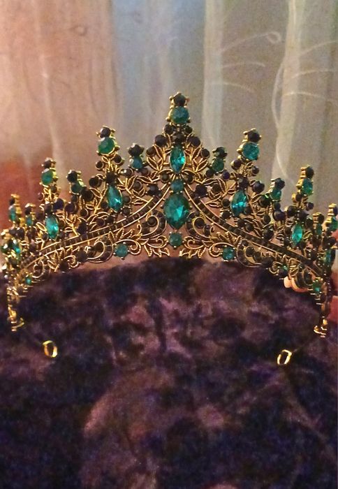 Корона на торт, випускний, на свято.