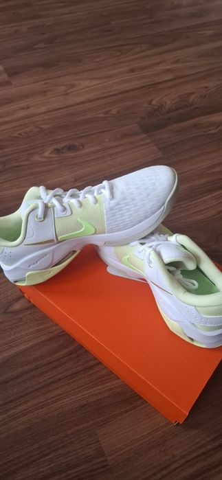 Оригінальні кросівки Nike Zoom Bella 6 Розмір 39