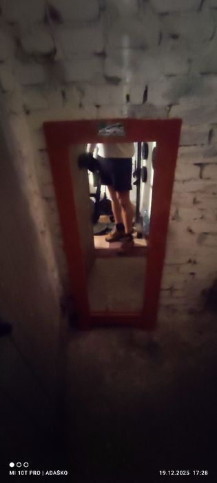 Stojak  do ławeczki. + 2 lustra