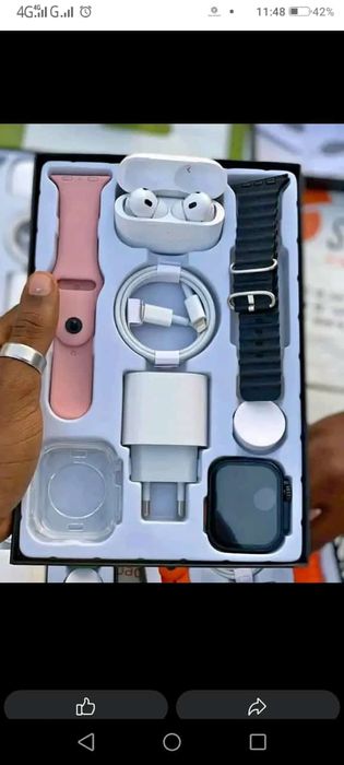 Fones e relógios conjuntos