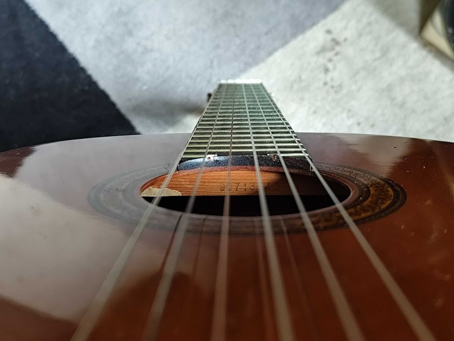 klasyczna gitara Yamaha G 235 made in Taiwan