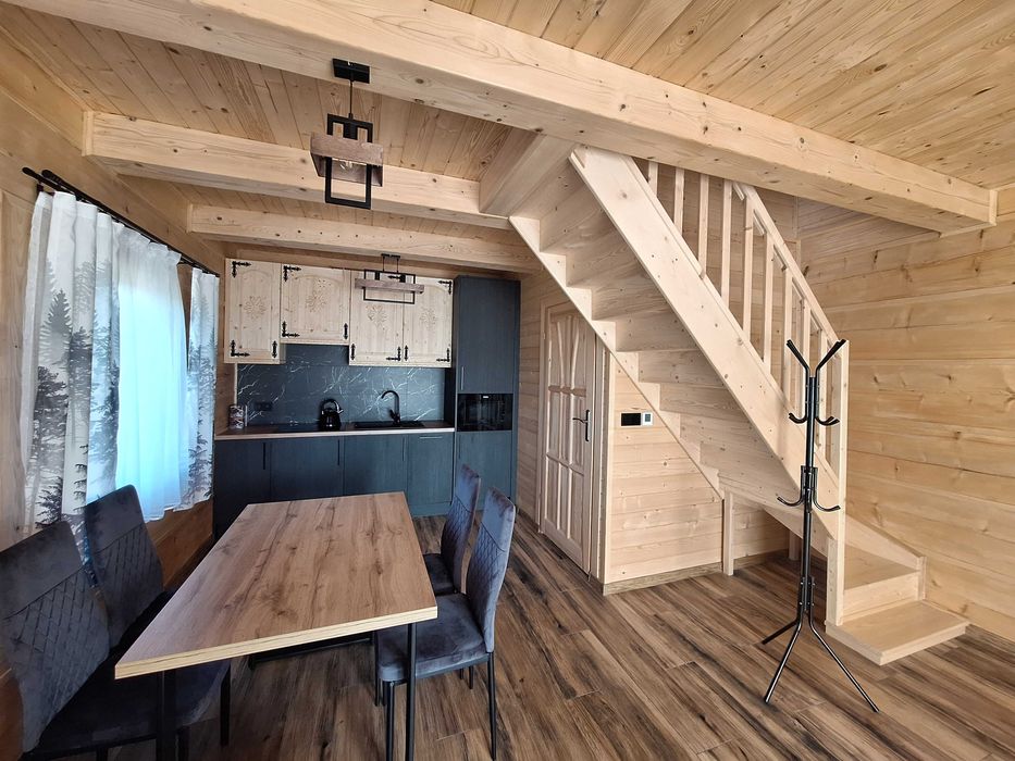 Domek w górach. Domek z bali.