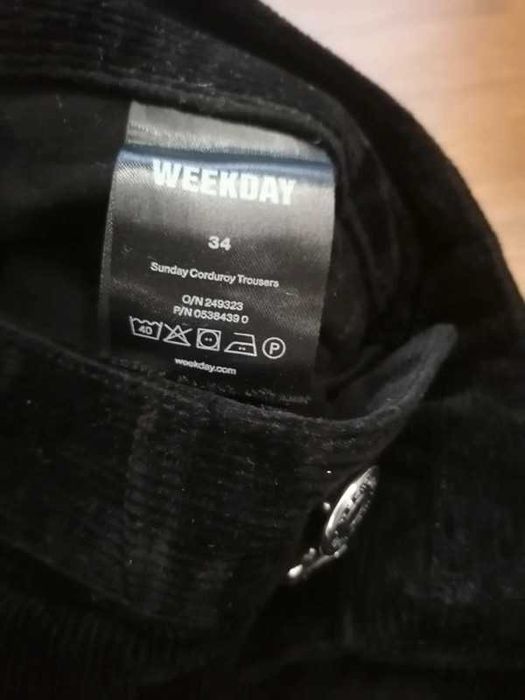 spodnie sztruks weekday