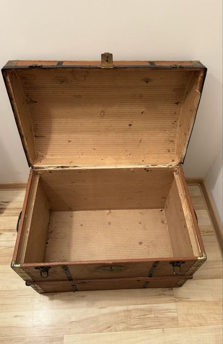 Skrzynia kufer z XIX wieku