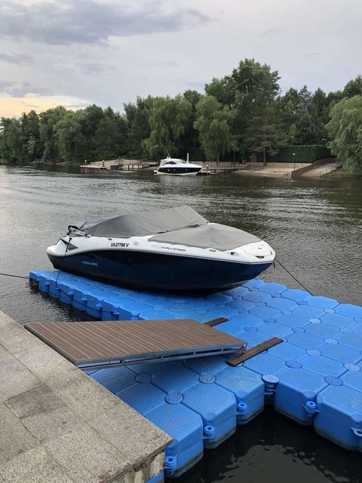 Плавучий док Seadoo Yamaha човен