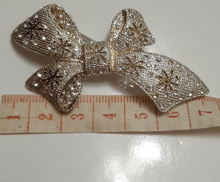 Premier Designs Вінтажна брошь бантік