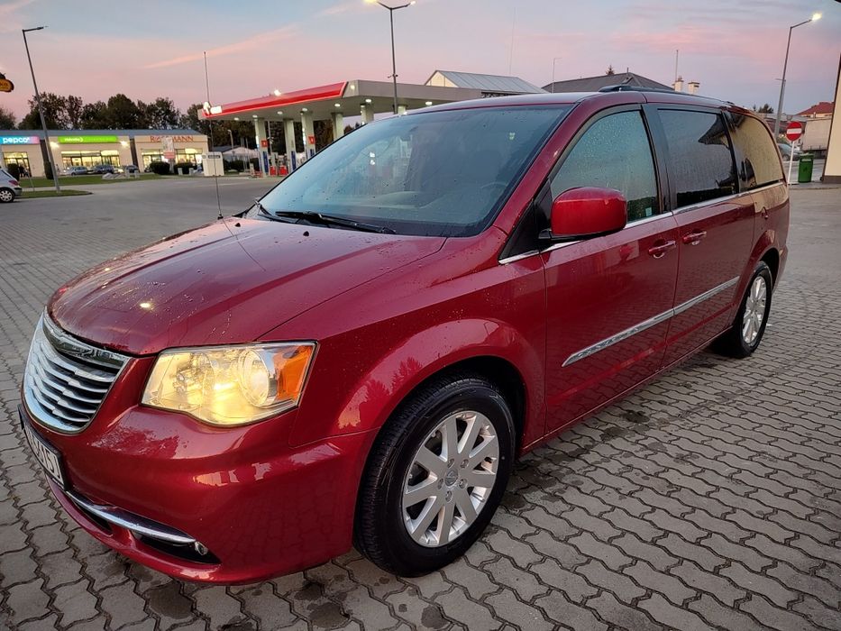 Chrysler Town Country