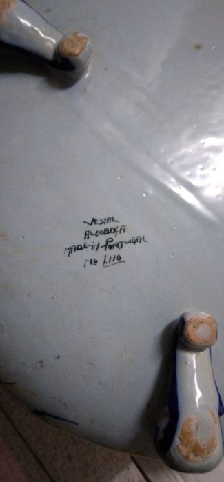 Floreira de mesa e de parede em cerâmica de Alcobaça