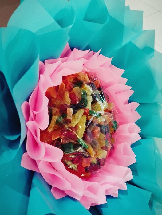 Солодкі букети з цукерок