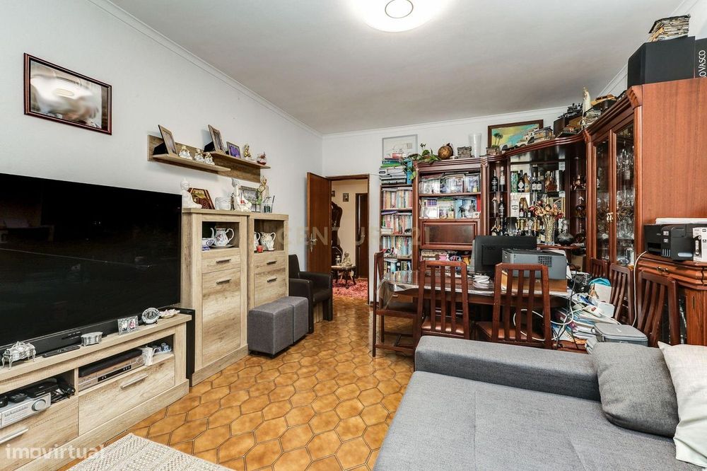 Apartamento T2 com 87 m² em excelente estado – São João da Talha