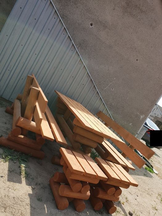 zestaw mebli ogrodowych z bali