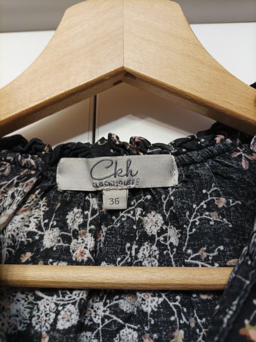 Sukienka w kwiaty Clockhouse (S/36).