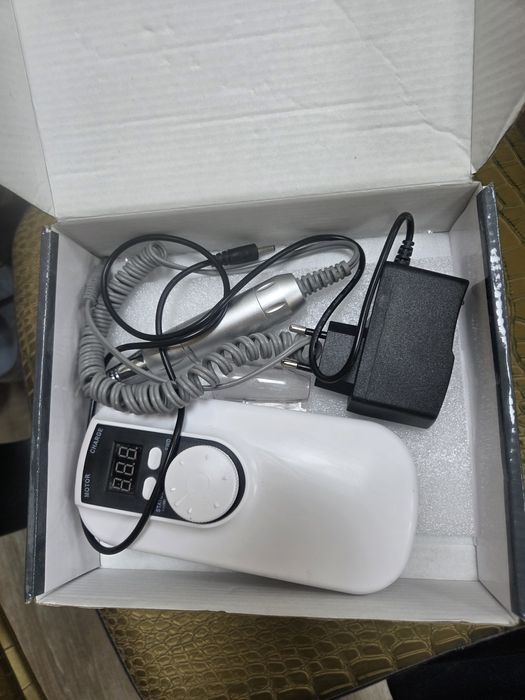 Набор : акумуляторна лампа і акуиуляторний фрезер