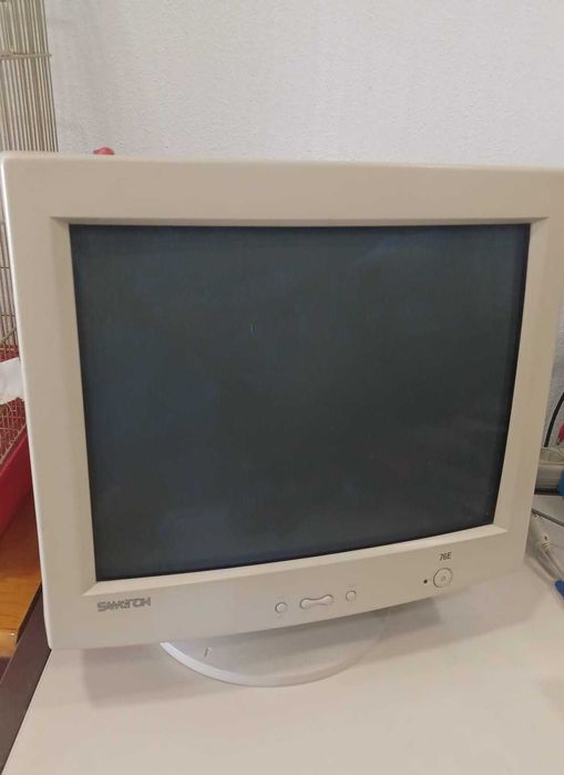 Monitor Samtron 76E