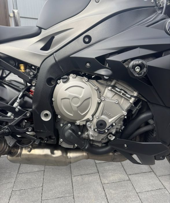 Мотоцикол бмв S1000R