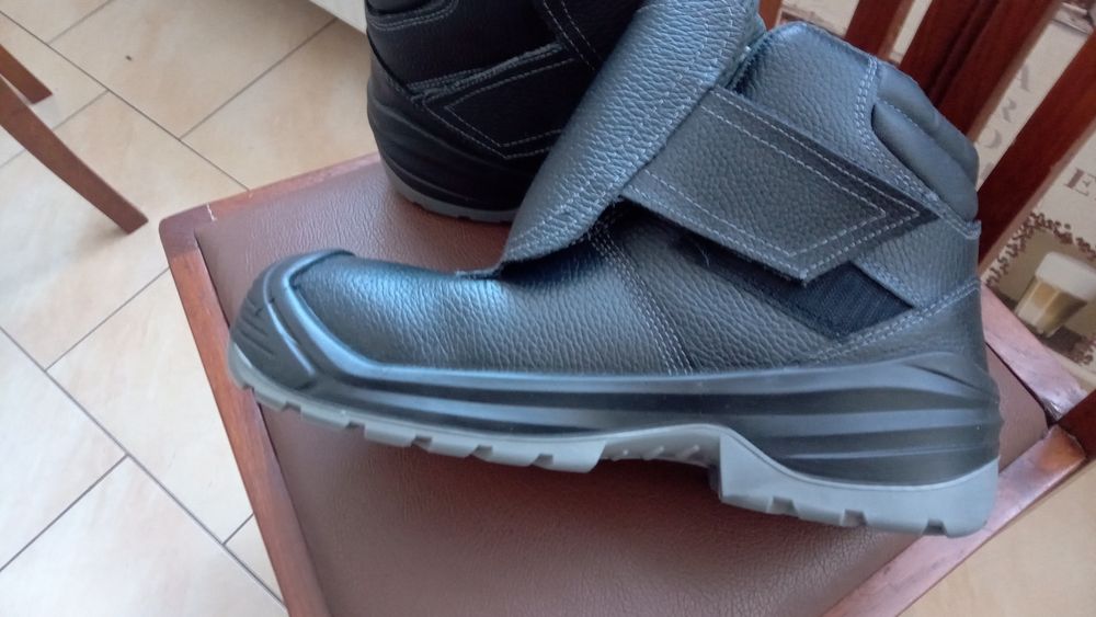 Buty Męskie Nowe Exena rozmiar (43) 150zł.Komplet Męski Nowy .