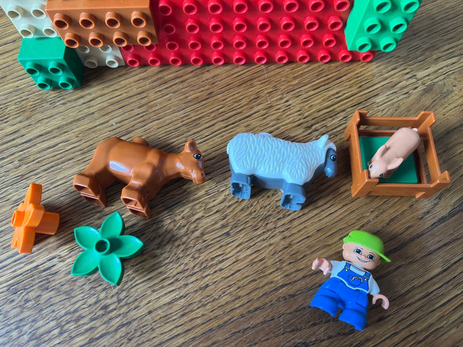 Lego Duplo - zestaw FARMA - farmer, krowa, owca, świnka +