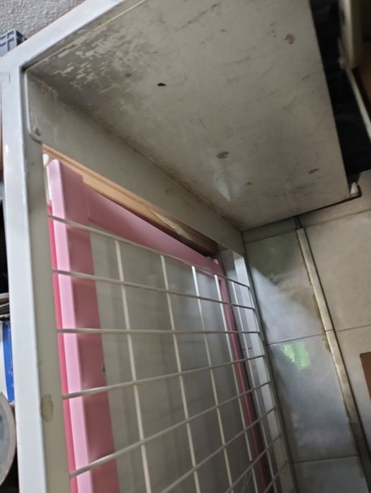 Expositor com ganchos