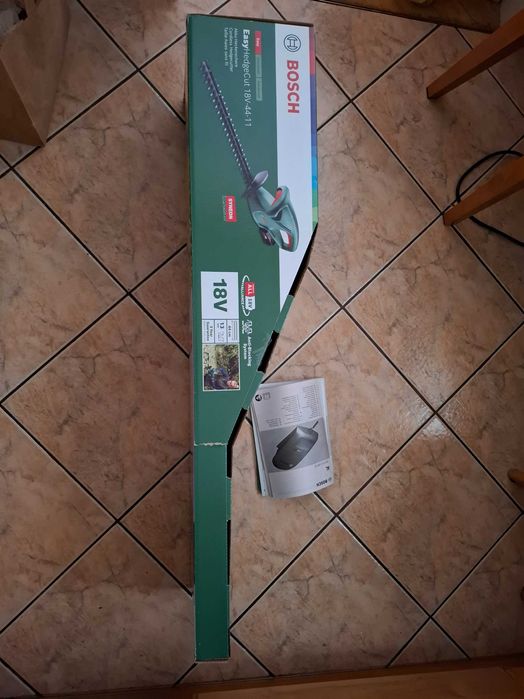 Sekator akumulatorowy BOSCH EasyHedgeCut 18V-44-11. Nowy.