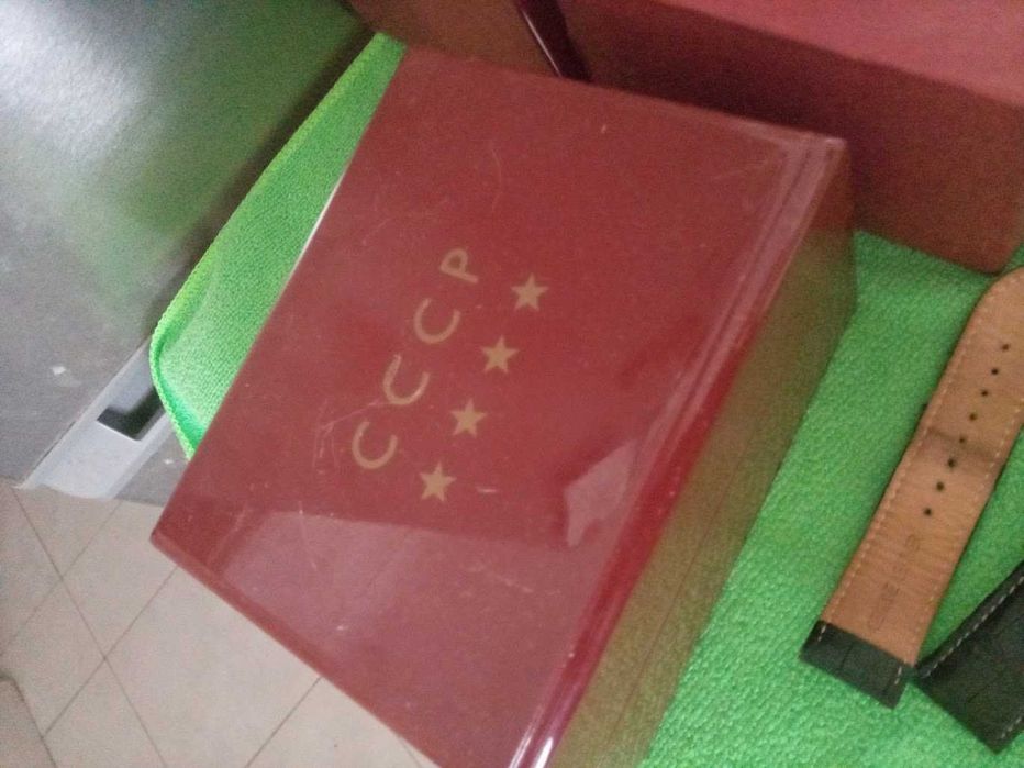 Relógio automático design de Alexander Shorokhoff