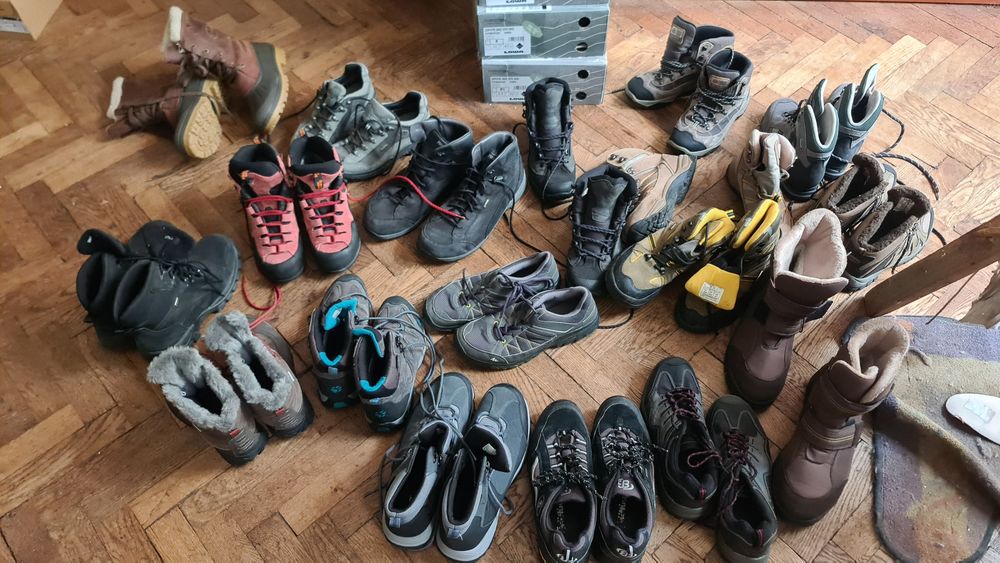 Оренда прокат трекінгові палки спальники палатки намети взуття рюкзаки