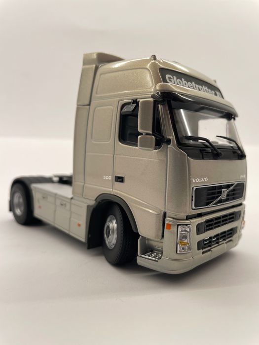 MOTORART .1/43 VOLVO FH 12 с полуприцепом.Фура: 6 700 грн