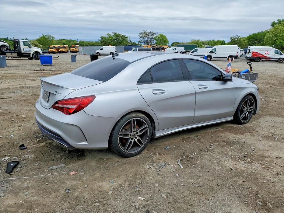 Mercedes-Benz CLA 4Matic / pakiet AMG / niski przebieg