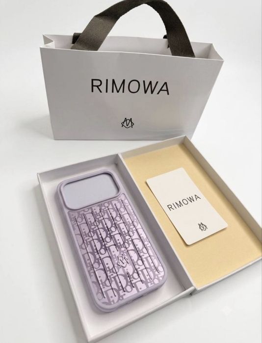 Rimowa 17 pro max