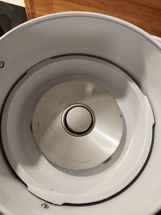 Рисоварка новая 2 л