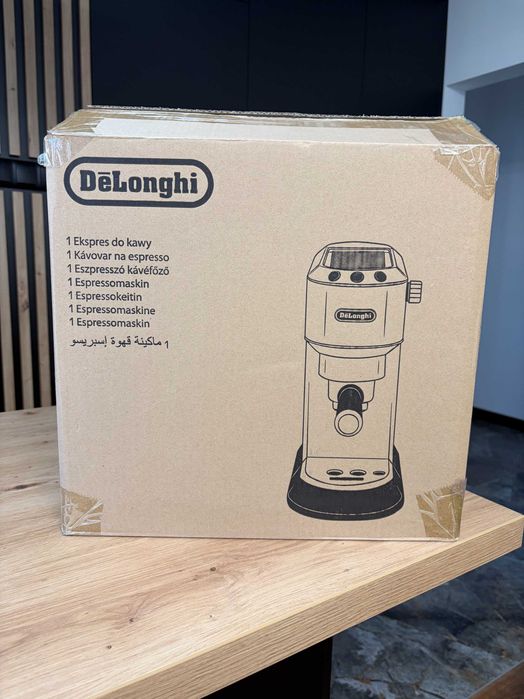 Ekspres ciśnieniowy DeLonghi Dedica EC 685.W - biały - nowy