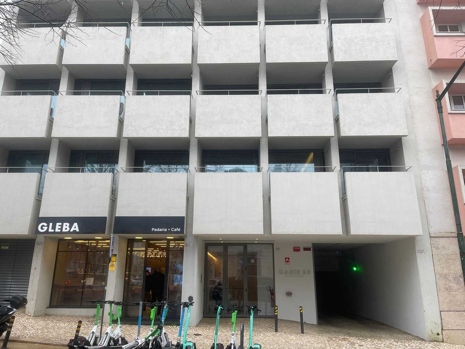 Arrenda T2 com 2 lug de garagem e arrecadação