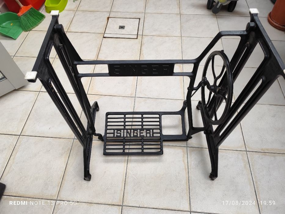 Pé de máquina de costura