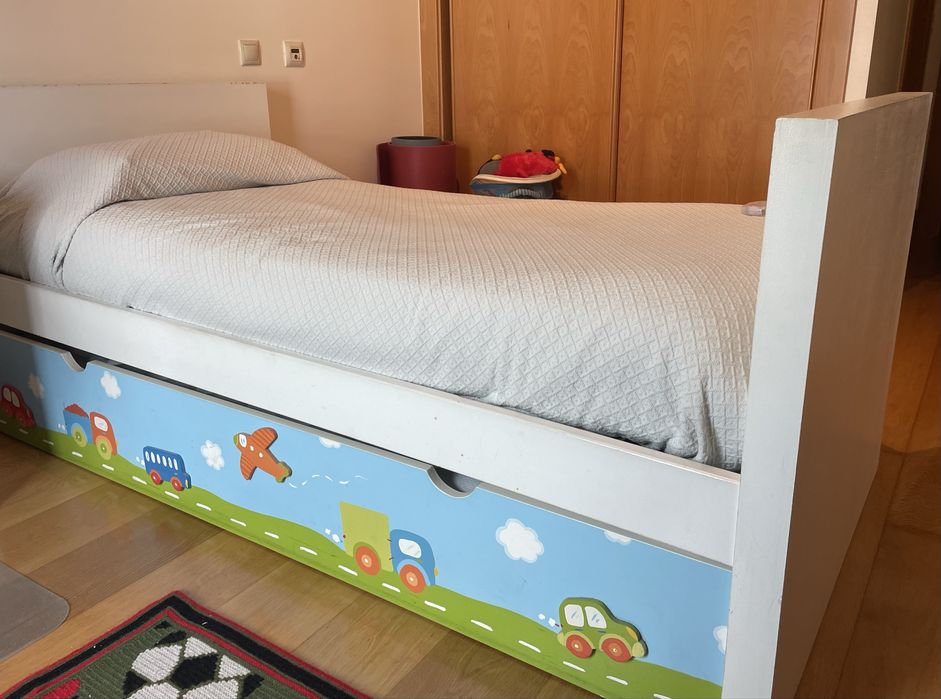 Conhunto Quarto de Criança (comoda, cama e abajur)