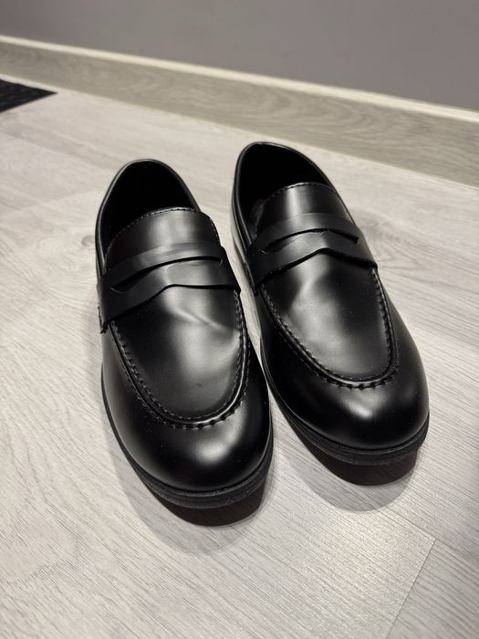 Czarne loafersy męskie rozmiar 44 – jak nowe