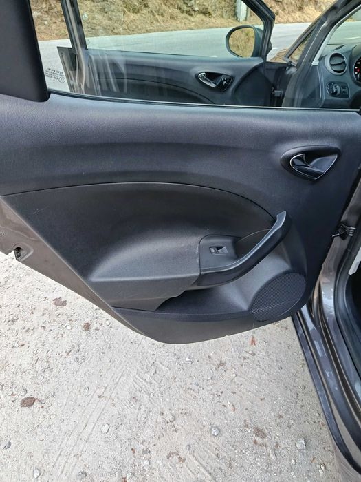 SEAT Ibiza 1.0 a gasolina 75cv