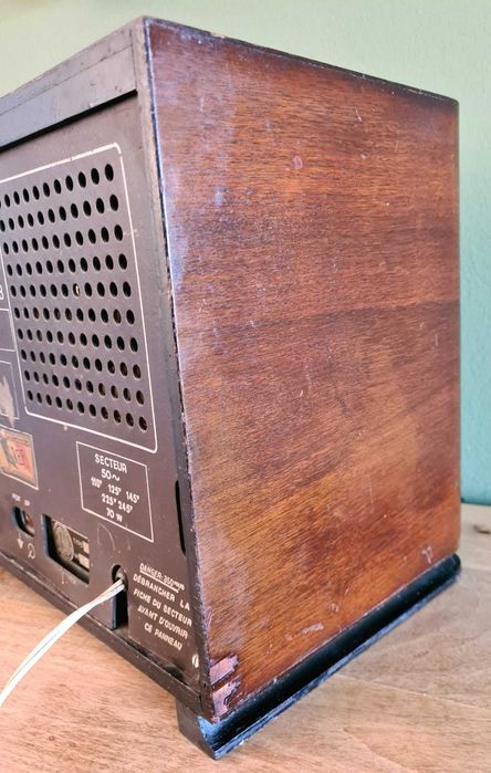 Rádio Socradel AL63B Vintage (ano 1945 modelo raro)