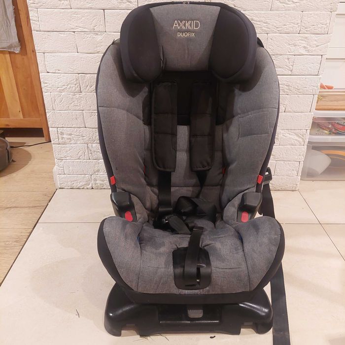 Fotelik samochodowy RWF Axkid Duofix 9 - 25 kg