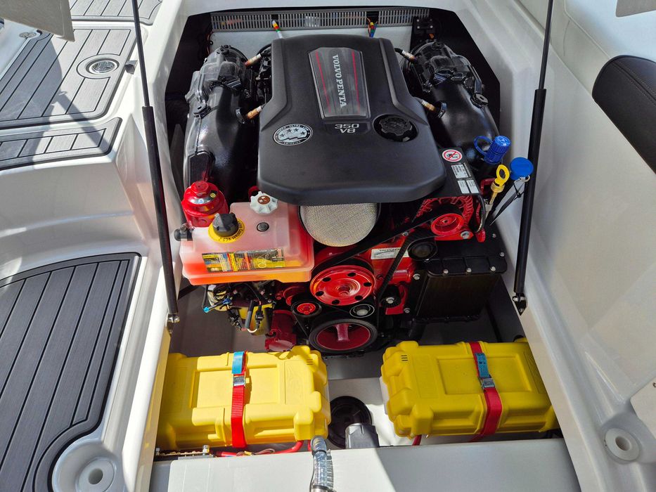 Jacht motorowy VIPER 263 Day Cruiser Volvo Penta 350HP na Listopad