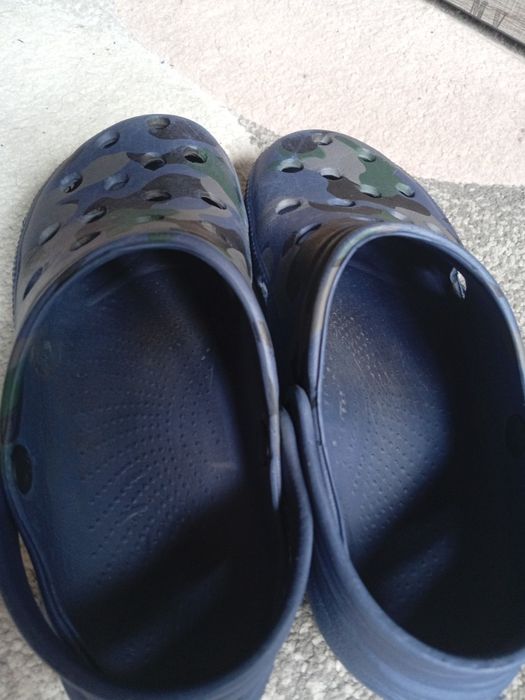 Lekkie granatowe w moro  klapki crocsy r. 32-33, wkładka 21 cm