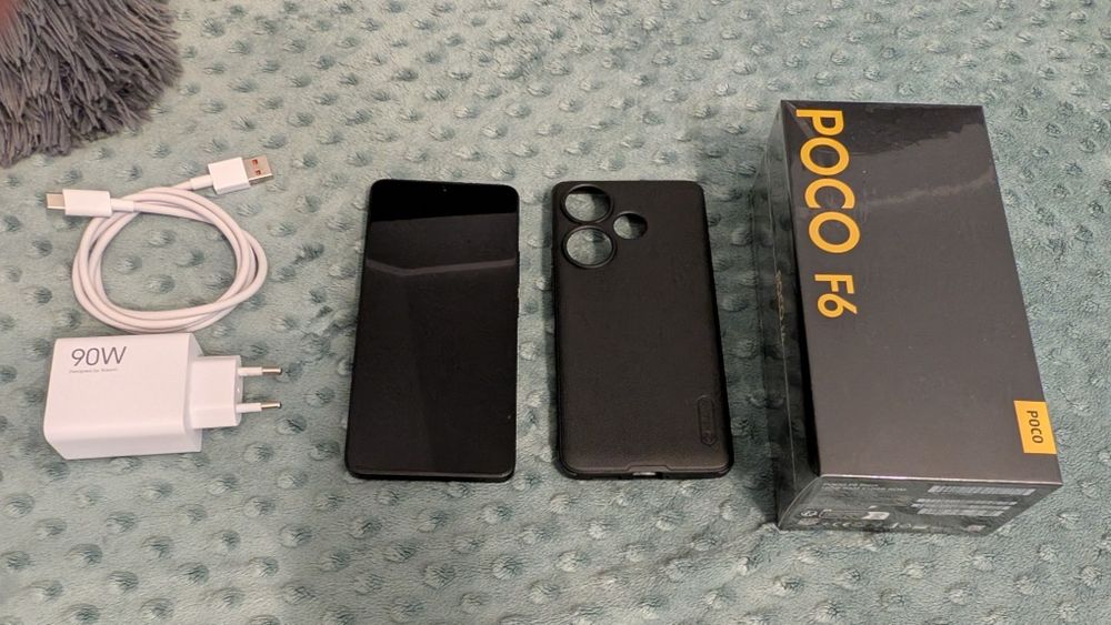 Smartfon Poco F6 12/512 stan idealny