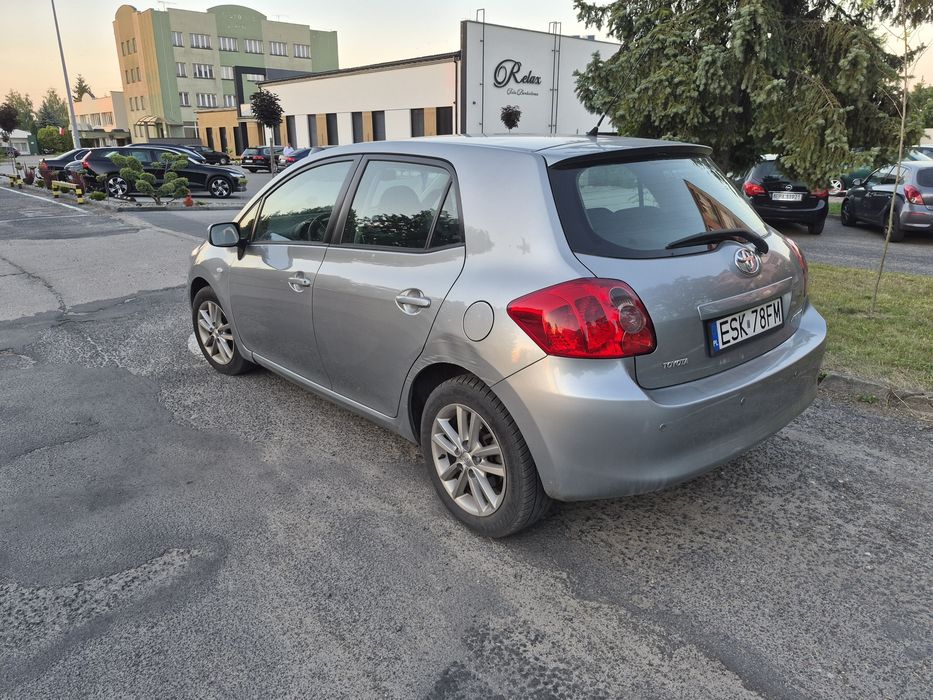 Toyora Auris 2009r