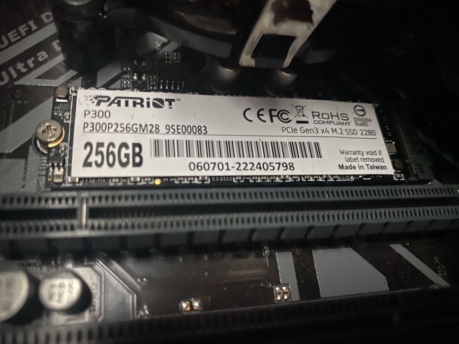 Komputer stacjonarny i3-8100, Gigabyte H310M S2P, 8 GB Ram, 256GB SSD