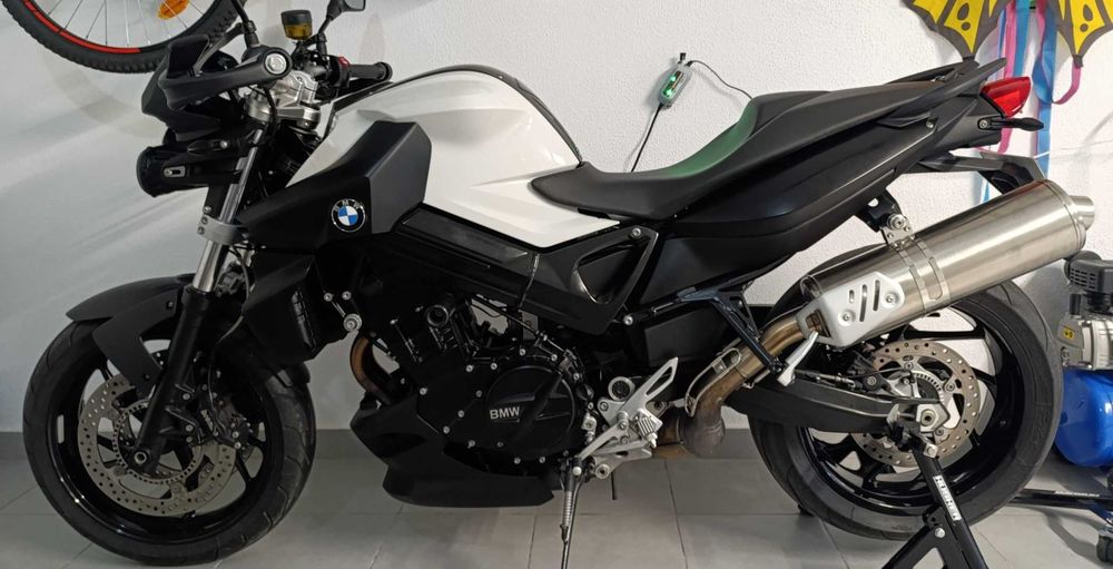 Vidro alto e escape original (BMW F800R)